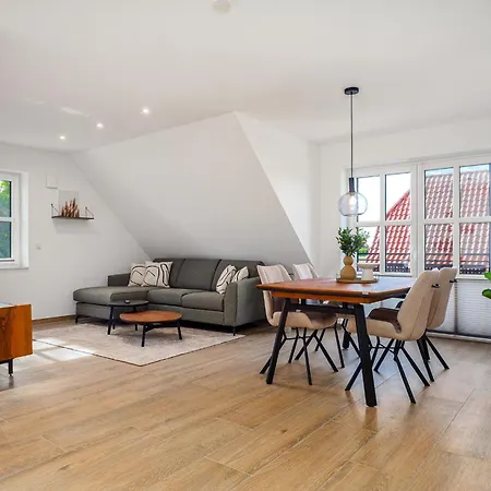 Muuske, Neu, Og Mit Balkon & Zwei Baedern Apartment